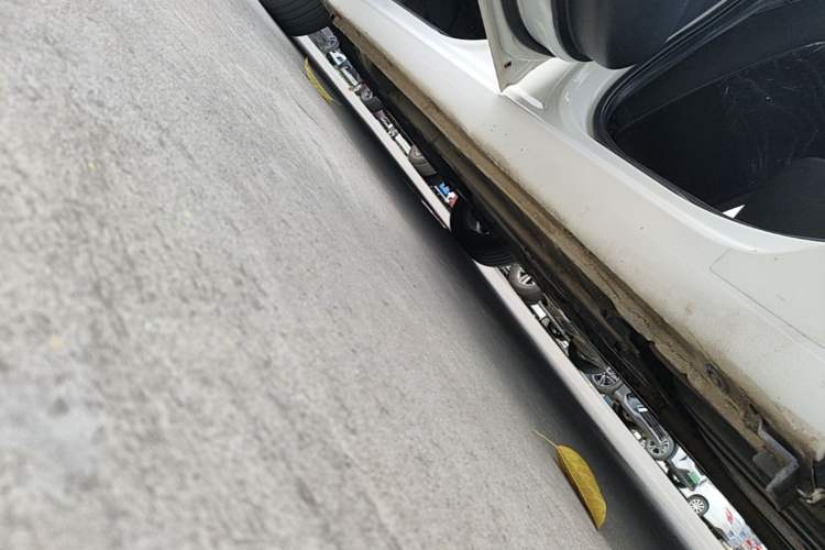 Used Kia K3 2015 1.6L Manual GLS Left Side Sill