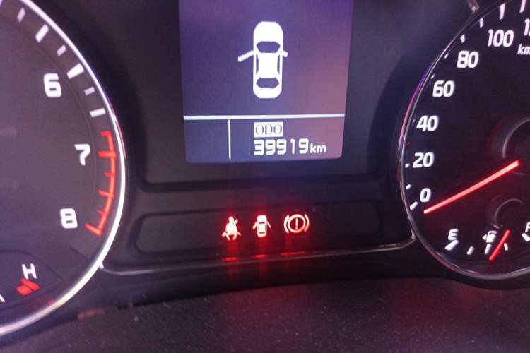 Used Kia K3 2015 1.6L Manual GL Odometer Close Up