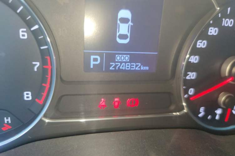 Used Kia K3 2015 1.6L Automatic GLS Odometer Close Up
