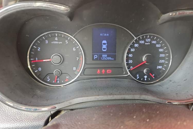 Used Kia K3 2015 1.6L Automatic GLS Odometer Close Up