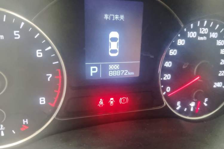 Used Kia K3 2015 1.6L Automatic DLX Odometer Close Up