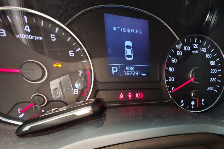 Used Kia K3 2015 1.6L Automatic DLX Odometer Close Up