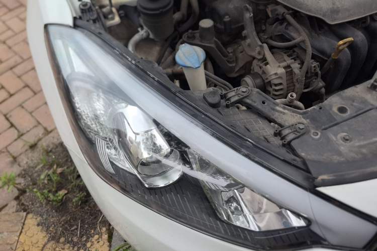 Used Kia K3 2015 1.6L Manual GL Right Front Headlight
