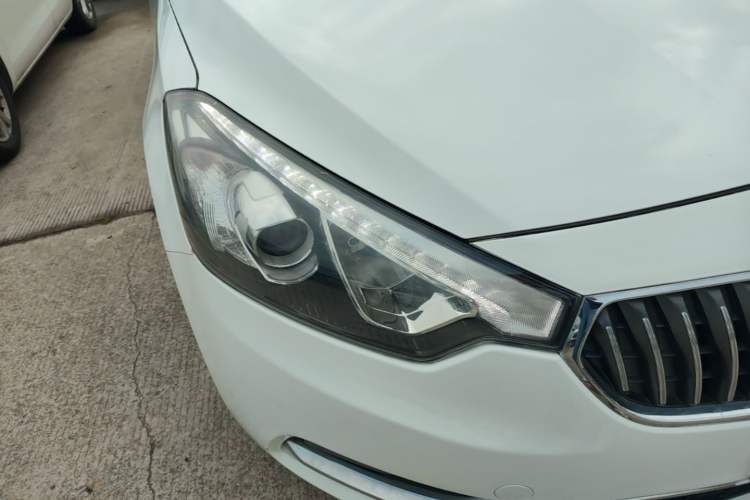 Used Kia K3 2015 1.6L Manual GLS Right Front Headlight