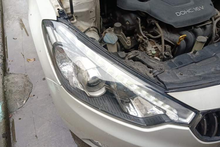 Used Kia K3 2015 1.6L Automatic GLS Right Front Headlight