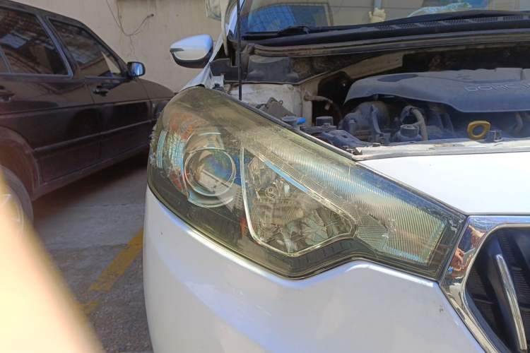 Used Kia K3 2015 1.6L Automatic DLX Right Front Headlight