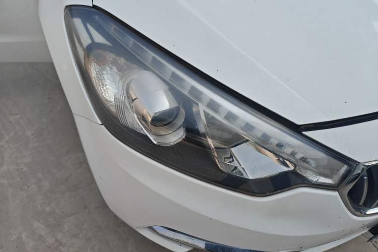 Used Kia K3 2015 1.6L Manual GLS Right Front Headlight