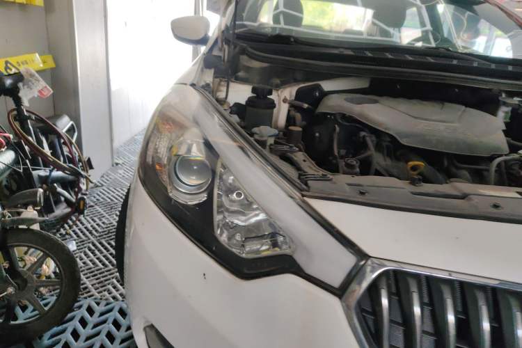 Used Kia K3 2015 1.6L Manual GL Right Front Headlight