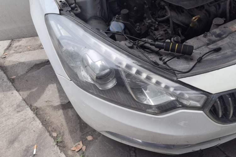 Used Kia K3 2015 1.6L Manual GLS Right Front Headlight
