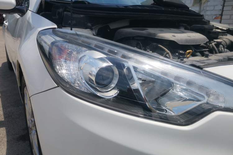 Used Kia K3 2015 1.6L Automatic GLS Right Front Headlight