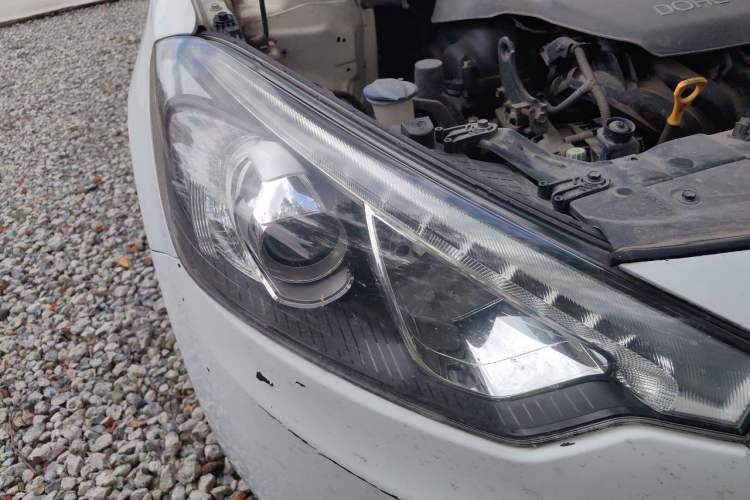 Used Kia K3 2015 1.6L Automatic GLS Right Front Headlight