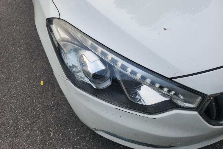 Used Kia K3 2015 1.6L Automatic GLS Right Front Headlight