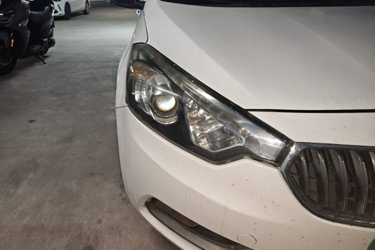 Used Kia K3 2015 1.6L Automatic DLX Right Front Headlight