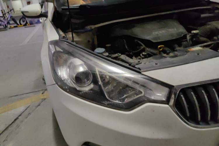 Used Kia K3 2015 1.6L Manual GLS Right Front Headlight