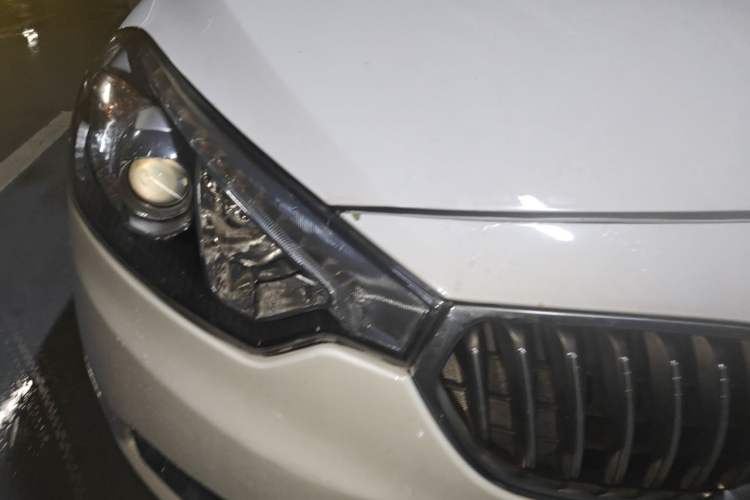 Used Kia K3 2015 1.6L Manual GLS Right Front Headlight