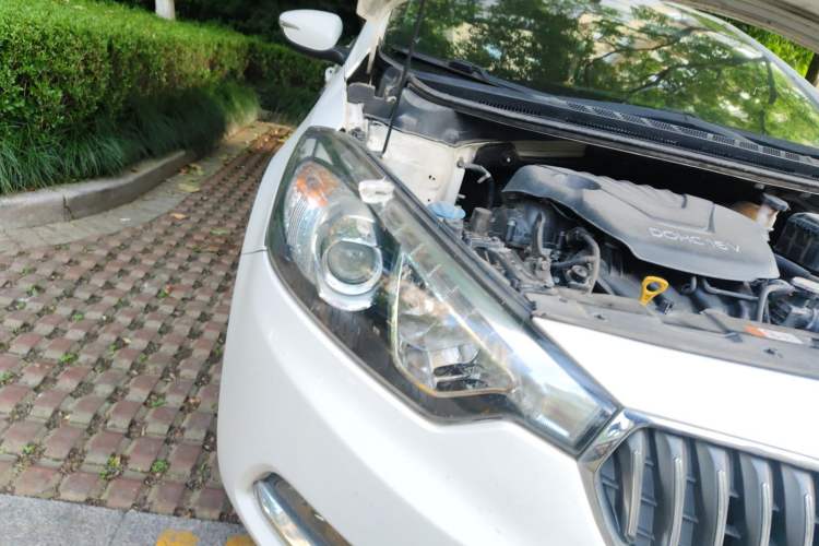 Used Kia K3 2015 1.6L Automatic GLS Right Front Headlight