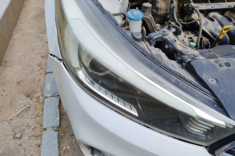 Used Kia K3 2015 1.6L Automatic GLS Right Front Headlight