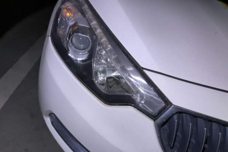 Used Kia K3 2015 1.6L Manual GLS Right Front Headlight