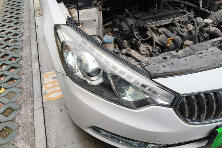 Used Kia K3 2015 1.6L Automatic GLS Right Front Headlight