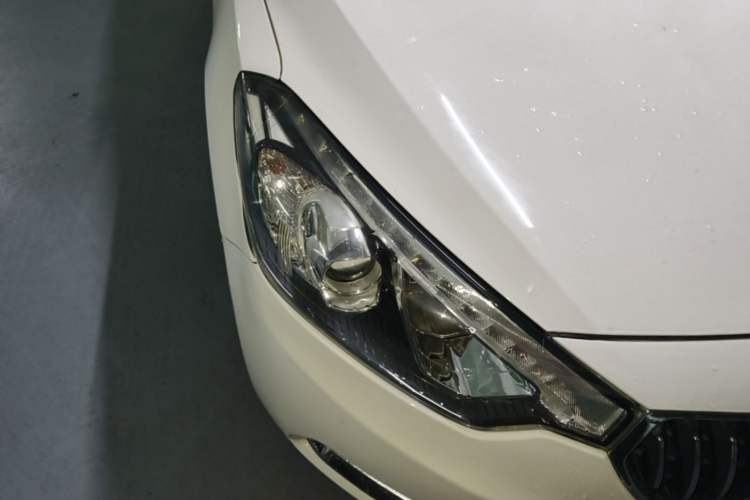 Used Kia K3 2015 1.6L Automatic GLS Right Front Headlight