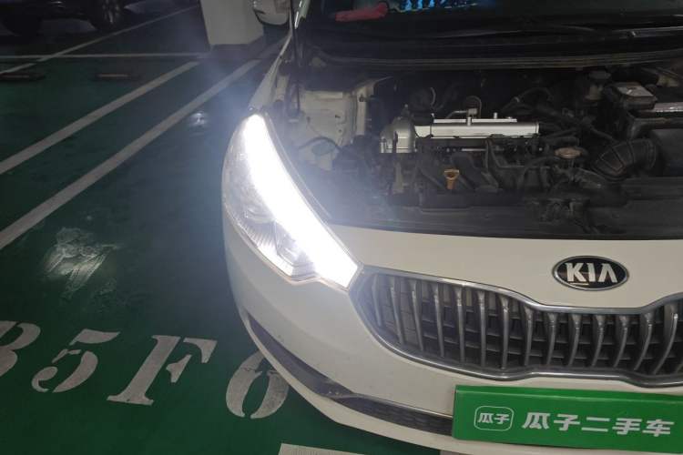 Used Kia K3 2015 1.6L Automatic GLS Right Front Headlight