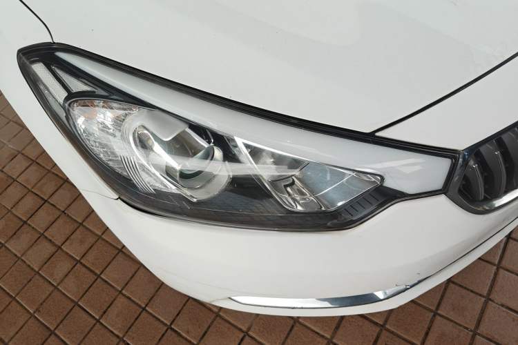 Used Kia K3 2015 1.6L Automatic GL Right Front Headlight