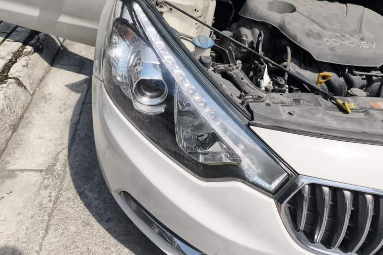 Used Kia K3 2015 1.6L Manual GLS Right Front Headlight