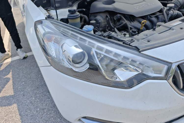 Used Kia K3 2015 1.6L Manual GL Right Front Headlight