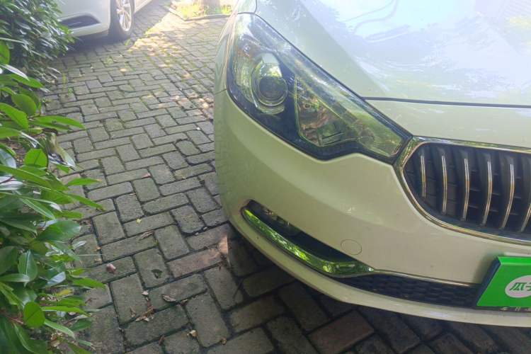 Used Kia K3 2015 1.6L Automatic GLS Right Front Headlight