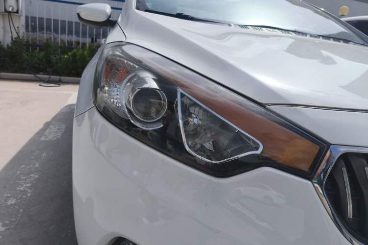Used Kia K3 2015 1.6L Automatic GL Right Front Headlight