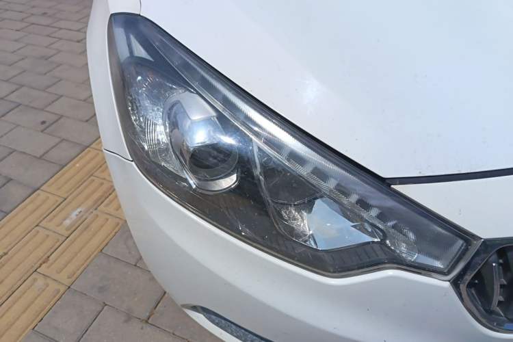 Used Kia K3 2015 1.6L Automatic GLS Right Front Headlight