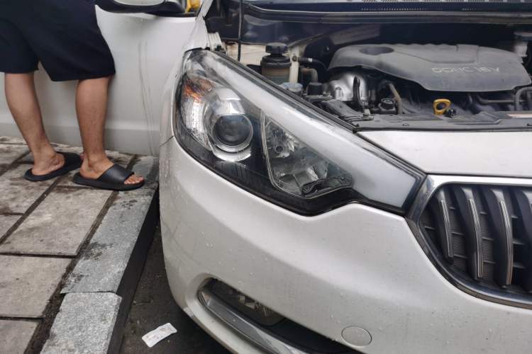 Used Kia K3 2015 1.6L Automatic GL Right Front Headlight