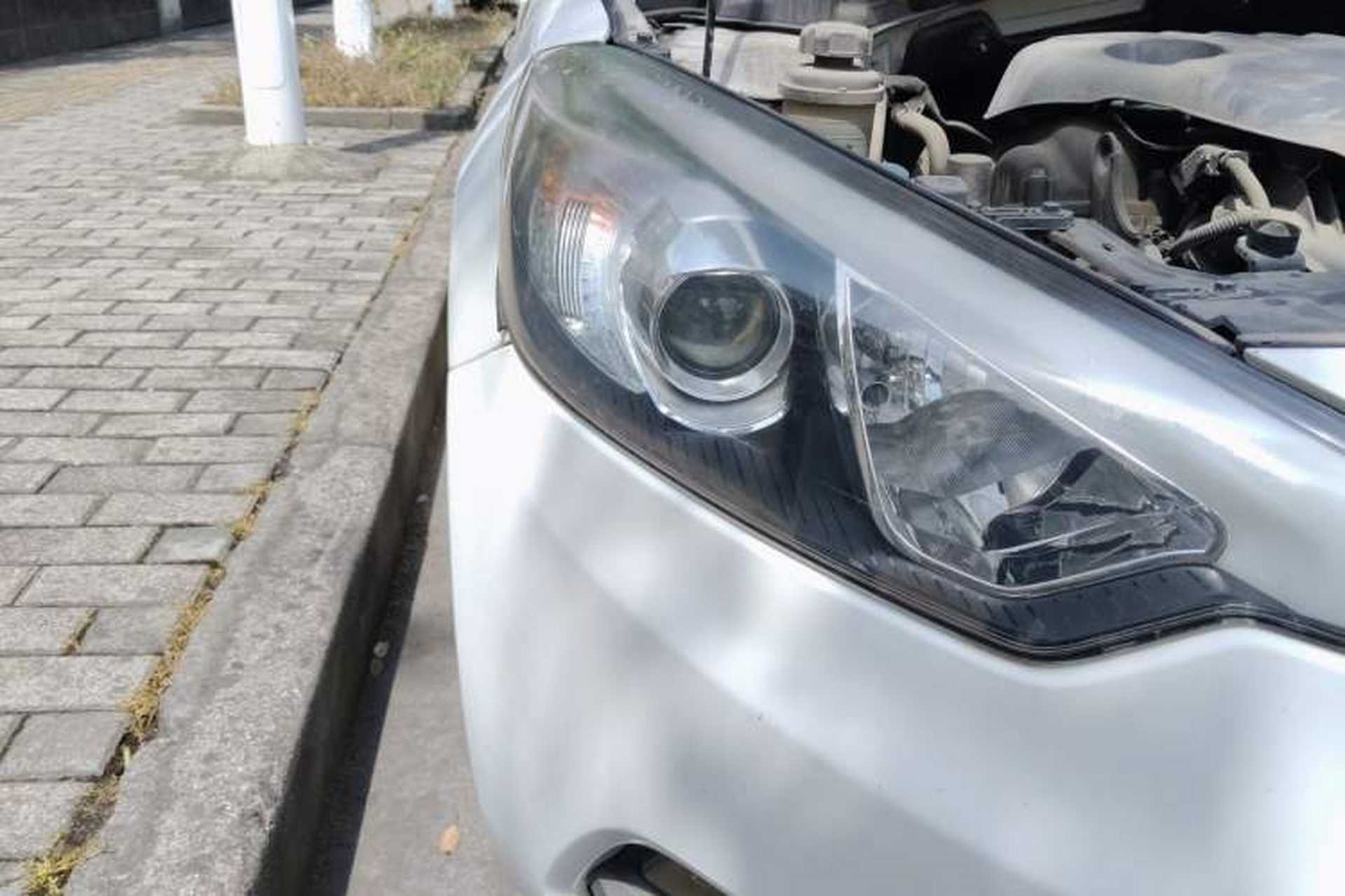 Used Kia K3 2015 1.6L Manual GL Right Front Headlight