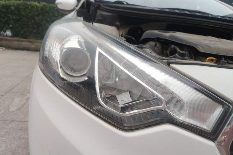 Used Kia K3 2015 1.6L Manual GLS Right Front Headlight