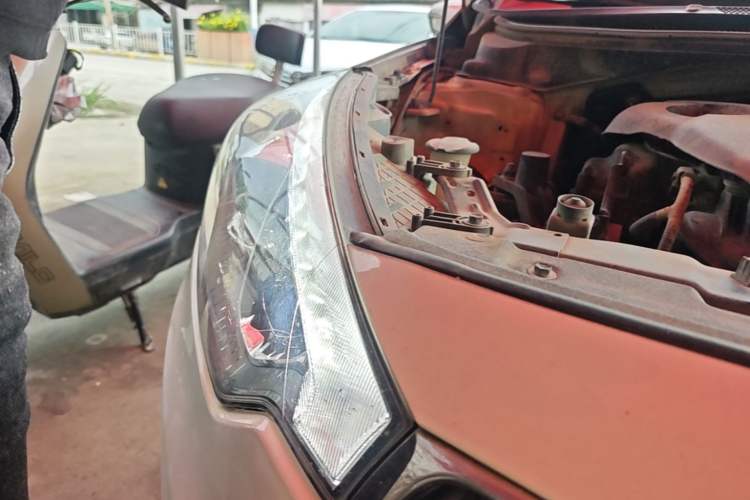 Used Kia K3 2015 1.6L Automatic GLS Right Front Headlight