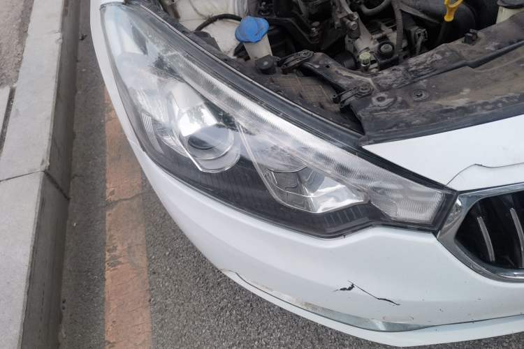 Used Kia K3 2015 1.6L Automatic GLS Right Front Headlight