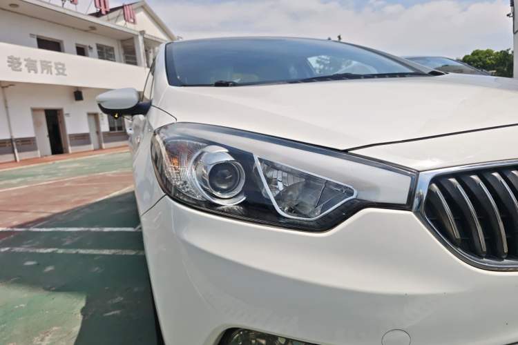Used Kia K3 2015 1.6L Manual GL Right Front Headlight