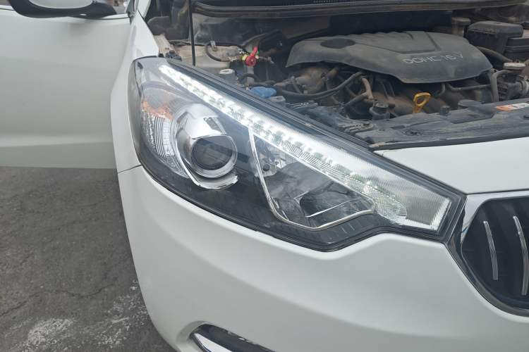 Used Kia K3 2015 1.6L Manual GLS Right Front Headlight