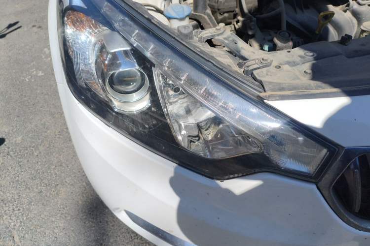 Used Kia K3 2015 1.6L Automatic GLS Right Front Headlight