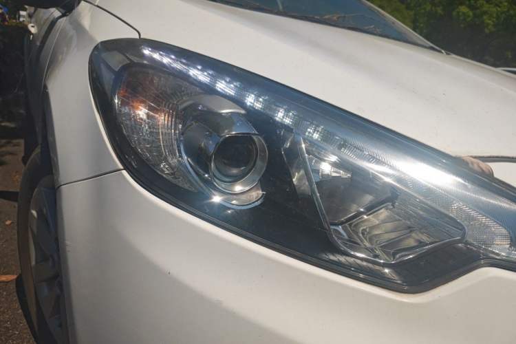 Used Kia K3 2015 1.6L Manual GLS Right Front Headlight