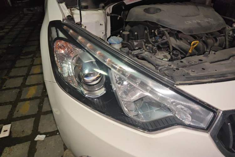 Used Kia K3 2015 1.6L Automatic GLS Right Front Headlight