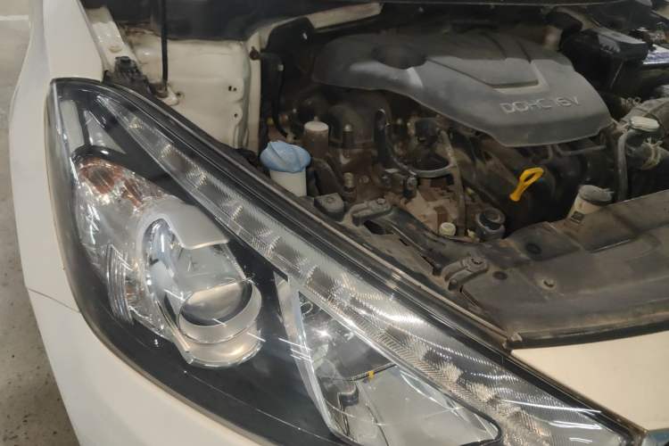 Used Kia K3 2015 1.6L Manual GLS Right Front Headlight