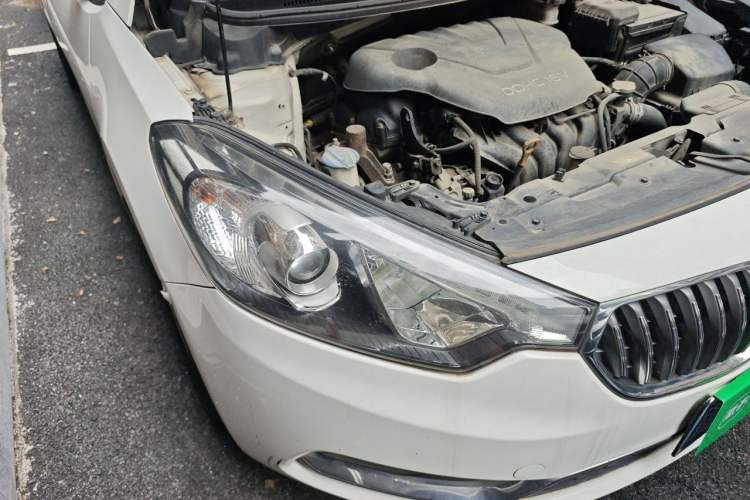 Used Kia K3 2015 1.6L Automatic DLX Right Front Headlight