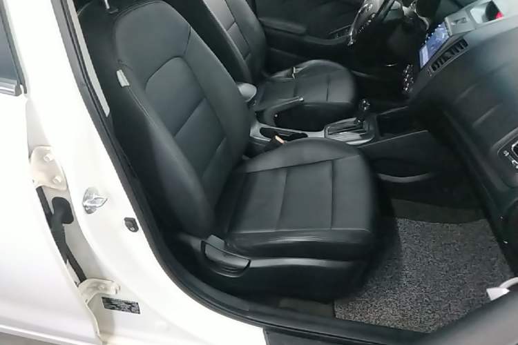 Used Kia K3 2015 1.6L Automatic GLS Right Front Seat