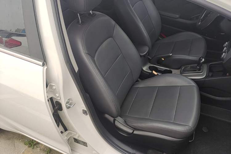 Used Kia K3 2015 1.6L Automatic GLS Right Front Seat