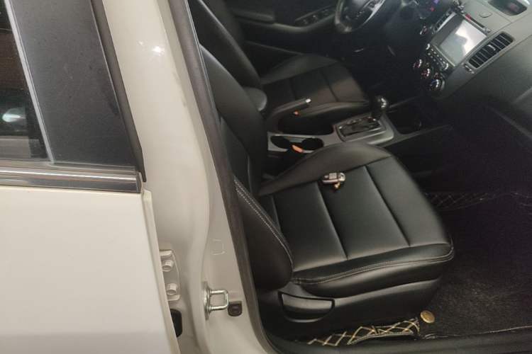 Used Kia K3 2015 1.6L Automatic GLS Right Front Seat