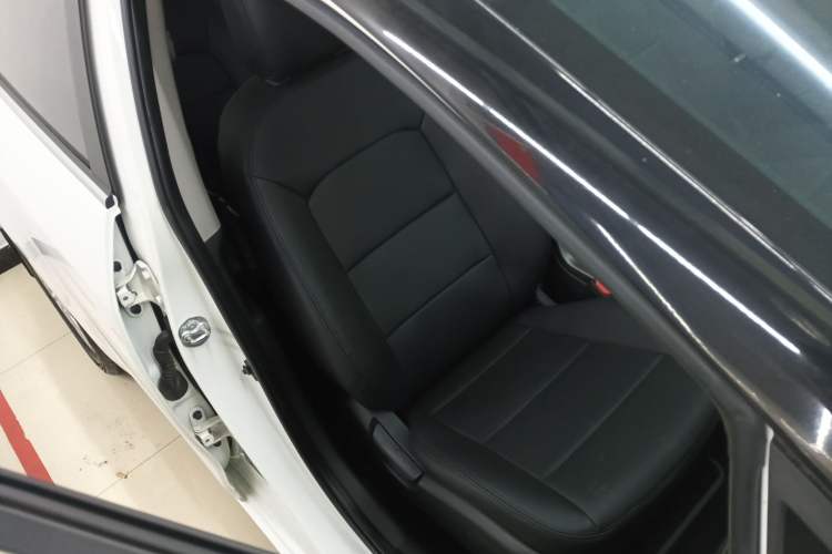 Used Kia K3 2015 1.6L Automatic GLS Right Front Seat