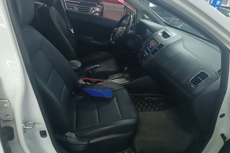 Used Kia K3 2015 1.6L Automatic DLX Right Front Seat