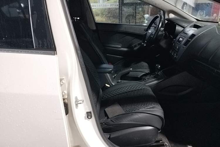 Used Kia K3 2015 1.6L Automatic GLS Right Front Seat