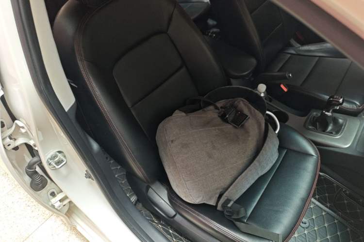 Used Kia K3 2015 1.6L Manual GLS Right Front Seat